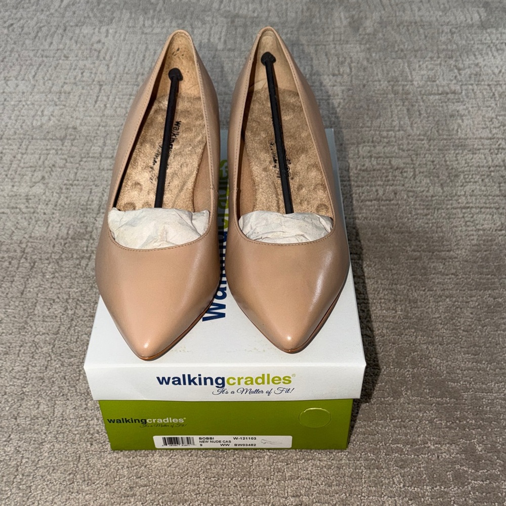 Walking Cradles Women's Pointed Toe Pump in Beige